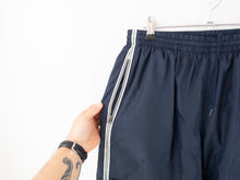 Load image into Gallery viewer, VINTAGE NIKE LONG 3/4 SHORTS - M
