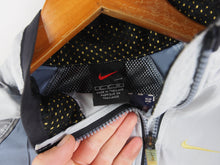 Load image into Gallery viewer, VINTAGE NIKE DETAILED WINDBREAKER - WMNS S/M
