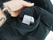 Load image into Gallery viewer, VINTAGE NIKE REVERSIBLE PUFFER JACKET - M
