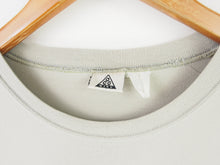 Load image into Gallery viewer, VINTAGE RARE NIKE ACG T SHIRT - L
