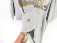 Load image into Gallery viewer, VINTAGE NIKE TOWN GRAPHIC T SHIRT - XL
