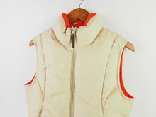 Load image into Gallery viewer, VINTAGE NIKE REVERSIBLE PUFFER VEST - WMNS S
