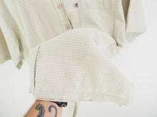 Load image into Gallery viewer, VINTAGE QUIKSILVER DETAILED BUTTON UP SHIRT - L
