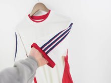 Load image into Gallery viewer, VINTAGE ADIDAS EMBROIDERED DETAIL T SHIRT - M/L
