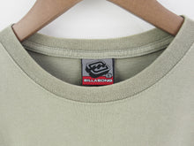 Load image into Gallery viewer, VINTAGE BILLABONG GRAPHIC T SHIRT - M
