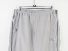 Load image into Gallery viewer, VINTAGE ADIDAS STRAIGHT TRACKPANTS - M

