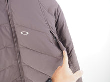 Load image into Gallery viewer, VINTAGE RARE OAKLEY SOFTWEAR PUFFER JACKET - L
