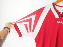 Load image into Gallery viewer, VINTAGE ADIDAS SPELLOUT JERSEY - XL
