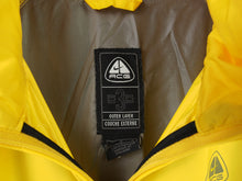 Load image into Gallery viewer, VINTAGE NIKE ACG 2 IN 1 JACKET VEST - L

