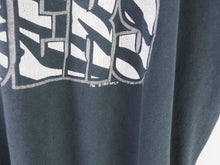Load image into Gallery viewer, VINTAGE 1993 RAIDERS GRAPHIC T SHIRT - XL
