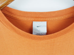 VINTAGE NIKE BIG SWOOSH T SHIRT - L/XL