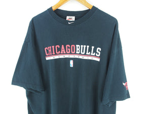VINTAGE NIKE CHICAGO NECK SWOOSH T SHIRT - XXL
