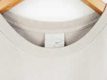 Load image into Gallery viewer, VINTAGE NIKE GRAPHIC T SHIRT - M
