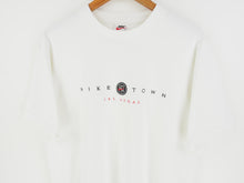 Load image into Gallery viewer, VINTAGE NIKE TOWN LAS VEGAS T SHIRT - L
