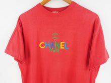 Load image into Gallery viewer, VINTAGE 90&#39;s BOOTL3G CHANEL T SHIRT - M
