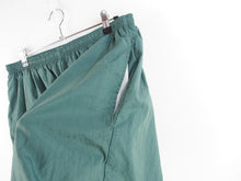 Load image into Gallery viewer, VINTAGE NIKE SWOOSH WINDBREAKER - M
