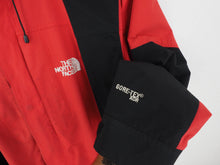 Load image into Gallery viewer, VINTAGE THE NORTH FACE GORETEX JACKET - L
