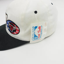 Load image into Gallery viewer, VINTAGE STARTER BULLS 1998 DEADSTOCK CAP - OSFA
